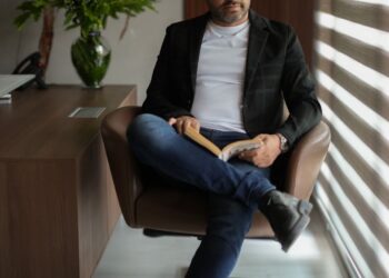 تعيين الدكتور محمد صلاح وكيلًا لشعبة مستحضرات التجميل في مجلس التصدير للصناعات الطبية 1 تعيين الدكتور محمد صلاح وكيلًا لشعبة مستحضرات التجميل في مجلس التصدير للصناعات الطبية