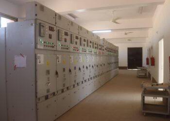 وزير الإسكان: إطلاق التيار الكهربائي بـ5 موزعات جديدة تخدم 710 أفدنة  بالعاشر من رمضان