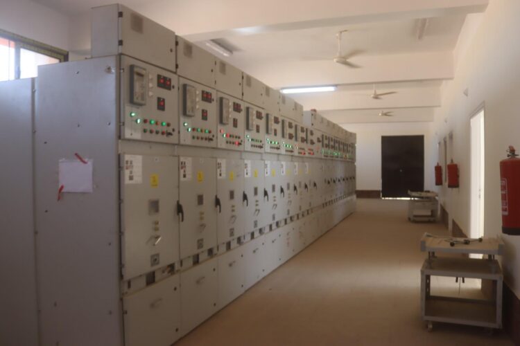 وزير الإسكان: إطلاق التيار الكهربائي بـ5 موزعات جديدة تخدم 710 أفدنة بالعاشر من رمضان 1 وزير الإسكان: إطلاق التيار الكهربائي بـ5 موزعات جديدة تخدم 710 أفدنة بالعاشر من رمضان