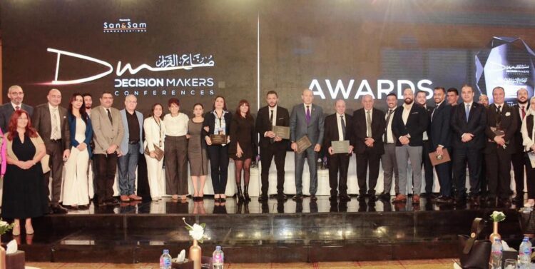 تصدير العقار وإستمرار الحزم المالية التحفيزية للمستثمرين أبرزتوصيات مؤتمر صناع القرار 1 تصدير العقار وإستمرار الحزم المالية التحفيزية للمستثمرين أبرزتوصيات مؤتمر صناع القرار