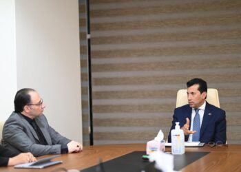 المستشار الاقتصادي أيمن حامد سليمان يلتقي وزير الشباب والرياضة لبحث تنفيذ مشروع كبير بالعاصمة الإدارية الجديدة