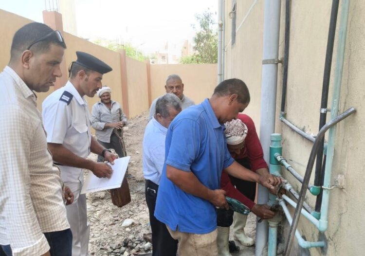 وزير الإسكان:حملات على وصلات المياه الخلسة وتحصيل المديونيات بالمدن الجديدة حفاظاً على موارد الدولة