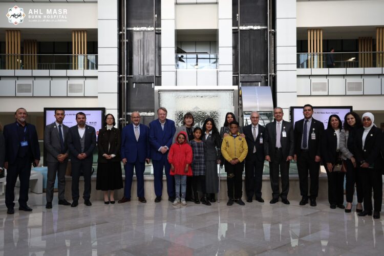 وفد من الأمم المتحدة في مصر يزور مستشفى "حروق أهل مصر 1 وفد من الأمم المتحدة في مصر يزور مستشفى “حروق أهل مصر