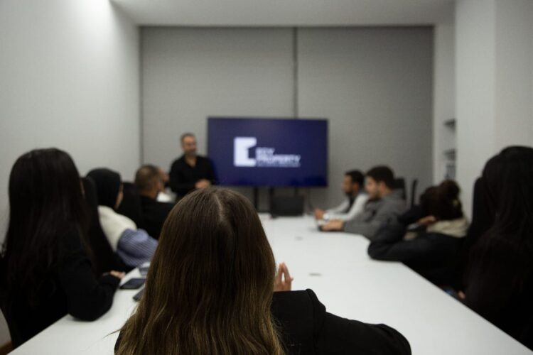 شركة «EGYPROPERTY» تؤكد سعيها لإعداد كوادر بشرية تلبي احتياجات السوق من خلال برنامجها التدريبي 1 شركة «EGYPROPERTY» تؤكد سعيها لإعداد كوادر بشرية تلبي احتياجات السوق من خلال برنامجها التدريبي