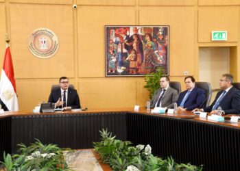 وزير الإسكان يلتقى مجموعة من المطورين العقاريين لمناقشة التحديات التي تواجه القطاع العقاري وبحث فرص التعاون المشترك