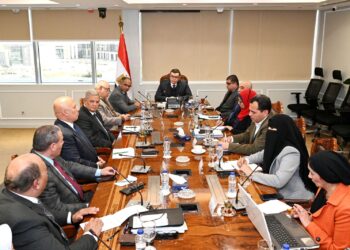 وزير الإسكان يتابع سير العمل بمنظومة الصرف الصحي بمحافظة بورسعيد