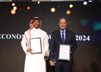جائزة الاقتصاد العالمي تكرم رؤساء شركة المطورون العرب القابضة في دبي