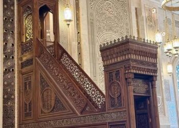 وزير الإسكان يؤدي صلاة الجمعة بمسجد مصر بالعاصمة الإدارية الجديدة