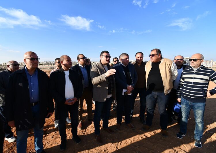 وزير الاسكان يتفقد رفع كفاءة الطرق والمحاور والمشروعات الجارية بالأراضي المضافة لمدينة الشروق 1 وزير الاسكان يتفقد رفع كفاءة الطرق والمحاور والمشروعات الجارية بالأراضي المضافة لمدينة الشروق