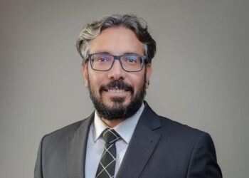 الرئيس التنفيذي لشركة «Valero Developments»: مزايا تنافسية قوية تجعل مدينة العبور الخيار الأفضل للشركات العقارية خلال 2025 1 الرئيس التنفيذي لشركة «Valero Developments»: مزايا تنافسية قوية تجعل مدينة العبور الخيار الأفضل للشركات العقارية خلال 2025