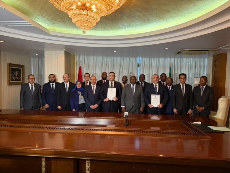 وزير الإسكان بمصر ونظيره بغينيا يوقعان مذكرة تـفاهم في مجالات الإسكان والتنمية العمرانية والبنية التحتية 1 وزير الإسكان بمصر ونظيره بغينيا يوقعان مذكرة تـفاهم في مجالات الإسكان والتنمية العمرانية والبنية التحتية