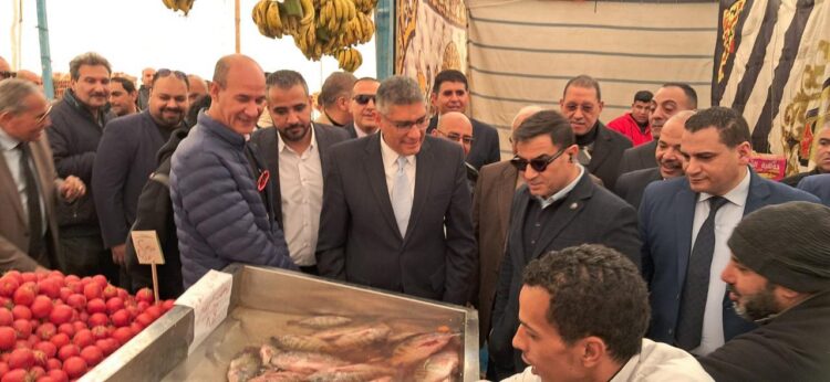 برعاية مجلس الأمناء محافظ الجيزة يفتتح معرض «أهلًا رمضان » بأكتوبر الجديدة