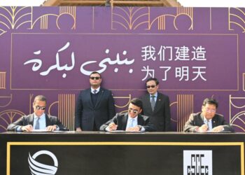 وزير الإسكان يشهد مراسم توقيع اتفاقية شراكة بين مجموعة العرجاني وشركة هندسة البناء الحكومية الصينية (CSCEC)
