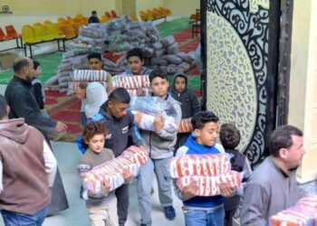 قرية أبشواي الملق تصنع المستحيل: 50 طناً من المساعدات في 23 يوماً لدعم أهالي غزة