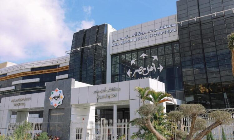 مستشفى أهل مصر لعلاج الحروق يستقبل حالات حرجة من مصابي حريق 6 أكتوبر ويبدأ العلاج الفوري