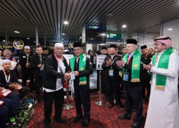 لأول مرة في موسم حج تسليم بطاقات “نسك” خارج السعودية، والبداية لحجاج ماليزيا