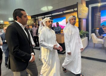 وزير البلدية القطري يزور معرض عقارات النيل ويشيد بالتنظيم وجودة المشروعات