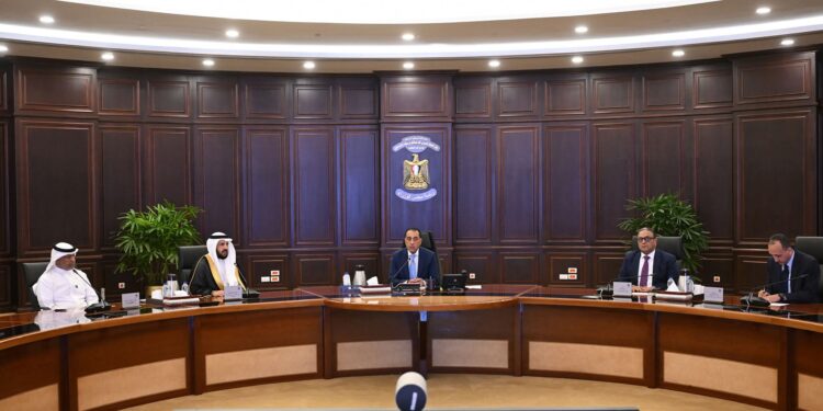 رئيس الوزراء يلتقي رئيس مجلس إدارة مجموعة "سمو القابضة" السعودية 1 رئيس الوزراء يلتقي رئيس مجلس إدارة مجموعة “سمو القابضة” السعودية