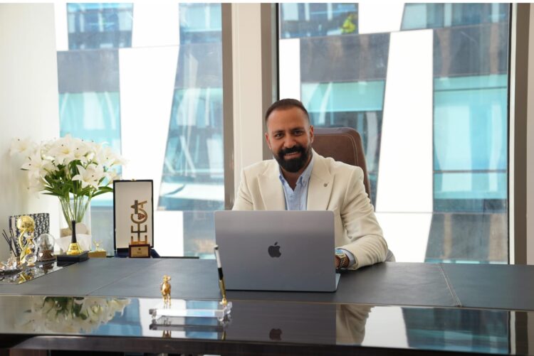 رجل الأعمال محمد شحاتة يكشف عن مسيرة مهنية حافلة بالنجاح... وخطط طموحة لشركة «Zayard Development» 1 رجل الأعمال محمد شحاتة يكشف عن مسيرة مهنية حافلة بالنجاح… وخطط طموحة لشركة «Zayard Development»