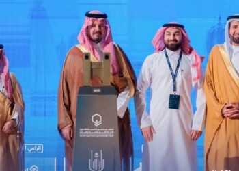 تكريم شركة الراجحي لدورها المتميز في البحث العلمي لتطوير خدمات الحج والعمرة 4 تكريم شركة الراجحي لدورها المتميز في البحث العلمي لتطوير خدمات الحج والعمرة