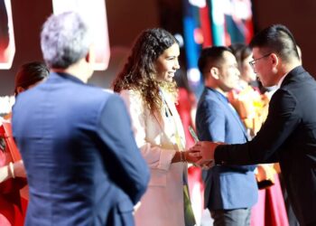 "سكر" لماكينات الخياطة تحصد ٥ جوائز في فعاليات عالمية بالصين 2 “سكر” لماكينات الخياطة تحصد ٥ جوائز في فعاليات عالمية بالصين