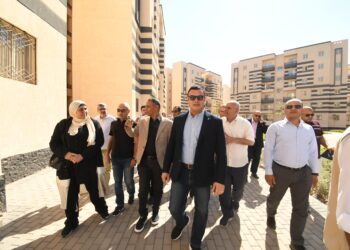 وزير الإسكان يتفقد وحدات المبادرة الرئاسية “سكن لكل المصريين” بمدينة العاشر من رمضان