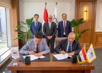 السويدي بالتعاون مع التمثيل التجارى توقع اتفاقيات جديدة مع مستثمرين صينيين في "سخنة 360" بالمنطقة الاقتصادية لقناة السويس 4 السويدي بالتعاون مع التمثيل التجارى توقع اتفاقيات جديدة مع مستثمرين صينيين في “سخنة 360” بالمنطقة الاقتصادية لقناة السويس