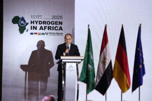 انطلاق فعاليات اليوم الأول من المؤتمر الدولي الثالث للهيدروجين في أفريقيا – القاهرة 2 IMG 20251028 WA0041
