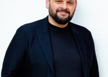 «مدينة مصر» راعيًا للنسخة الثالثة من مؤتمر «TBL – The Broker League » إيمانًا بأهمية المناقشات الثرية في دعم السوق العقاري 10 «مدينة مصر» راعيًا للنسخة الثالثة من مؤتمر «TBL – The Broker League » إيمانًا بأهمية المناقشات الثرية في دعم السوق العقاري