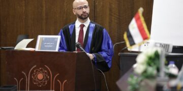 الإعلامي وليد فاروق يحصل على درجة الدكتوراه في الفنون التطبيقية