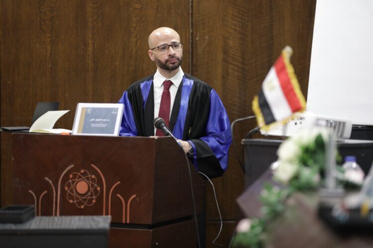 الإعلامي وليد فاروق يحصل على درجة الدكتوراه في الفنون التطبيقية