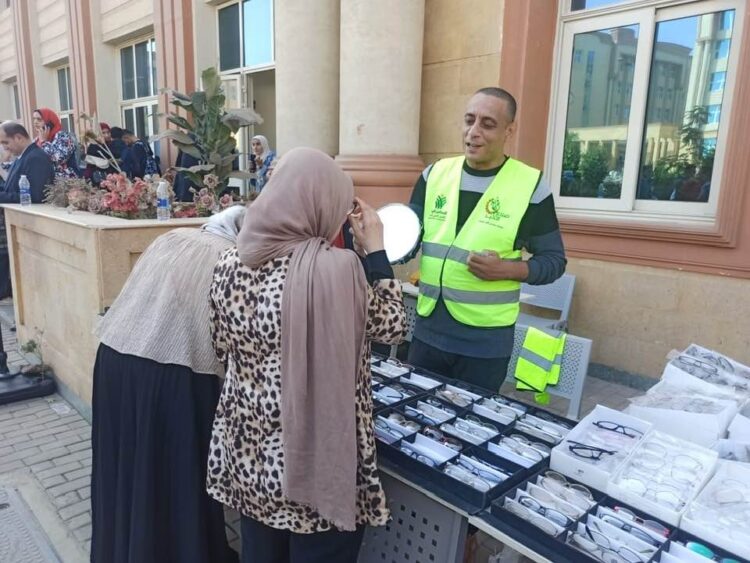 بـ «عيادة عيون متنقلة»«صناع الخير» تنظم قافلة طبية جديدة ضمن مبادرة «عينيك في عنينا» لتقديم الكشف والعلاج بالمنوفية