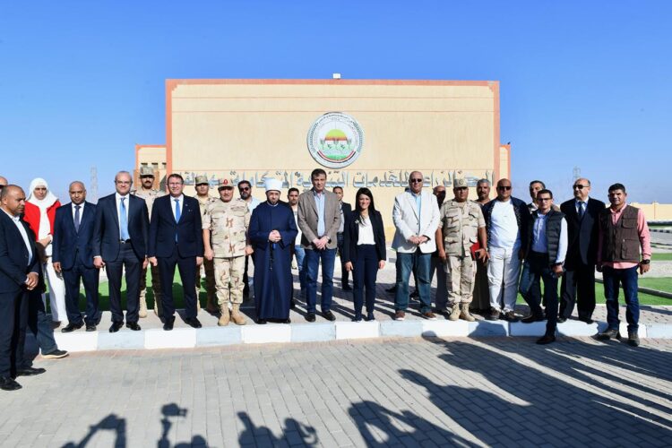 QNB  مصر ومركز بحوث الصحراء يوزعان مشروعات تنموية على المزارعين في سهل القاع بجنوب سيناء