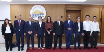 وفد صيني  يلتقي بنائب محافظ الجيزة ومنظومة OMC الاقتصادية  لبحث فرص الاستثمار والتعاون الاقتصادي