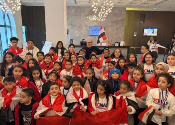 ٨٩ طفلًا مصريًا يرفعون علم مصر بجورجيا