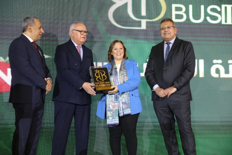 منة الله شركس تحصد جائزة THE BEST IN BUSINESS ضمن قائمة الأكثر تأثيرا فى الاقتصاد خلال 2025
