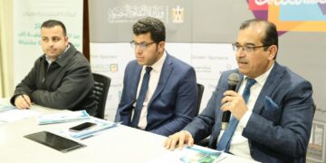 ختام للمائدة المستديرة بمعرض الكتاب بعنوان تغير المناخ من التحديات البيئية الي مسؤولية مجتمعية مشتركة 2 ختام للمائدة المستديرة بمعرض الكتاب بعنوان تغير المناخ من التحديات البيئية الي مسؤولية مجتمعية مشتركة