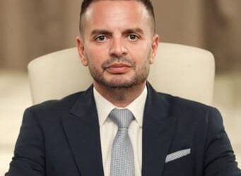 تعيين الدكتور محمد راشد رئيسًا للجنة التثقيف والتدريب بغرفة صناعة التطوير العقاري 10 تعيين الدكتور محمد راشد رئيسًا للجنة التثقيف والتدريب بغرفة صناعة التطوير العقاري