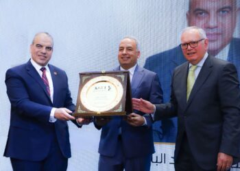 تقديرًا لدوره في تعزيز الاستثمار العرابي يكّرم الرئيس التنفيذي لاتحاد المستثمرين الأفرو- آسيوي