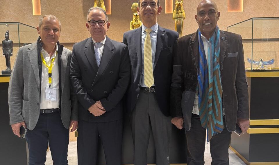 يهاب عبد العال مصر تحافظ على استقرار الحركة السياحية وترقب حذر في الأسواق لحجوزات الموسم المقبل