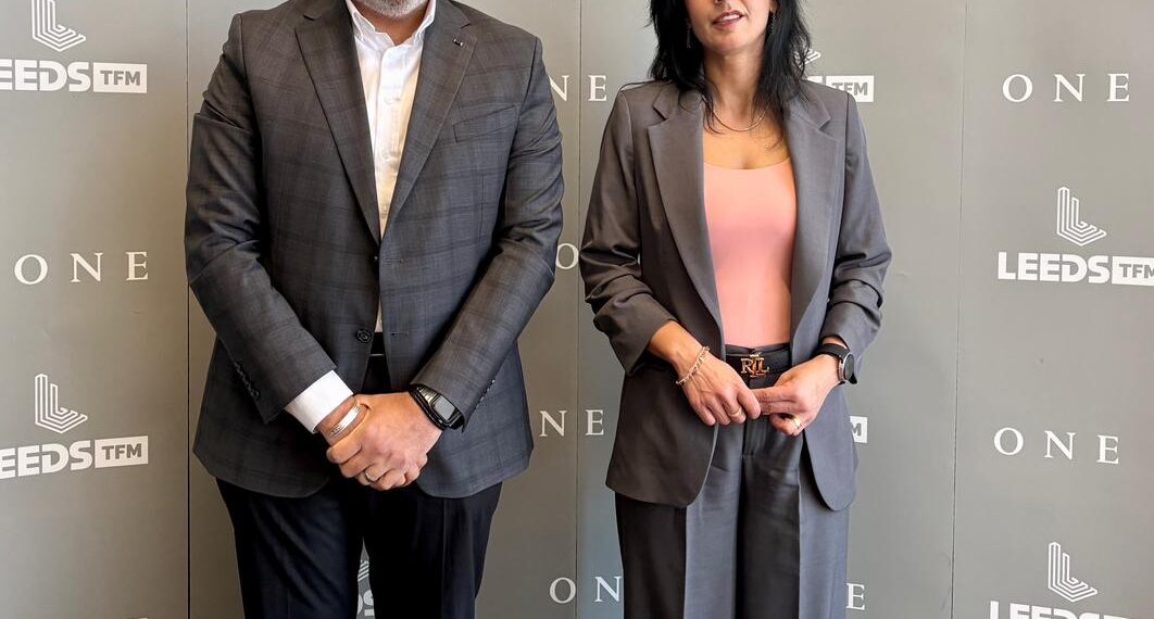 وان أوف وان وLEEDS TFM يوقعان شراكة استراتيجية لضمان الريادة التشغيلية والاستدامة لمشروع Bridges الشيخ زايد