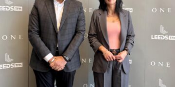 وان أوف وان وLEEDS TFM يوقعان شراكة استراتيجية لضمان الريادة التشغيلية والاستدامة لمشروع Bridges الشيخ زايد