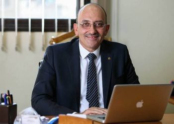 علاء فكري: تنظيم السوق وتصنيف المطورين ضرورة لحماية المشترين