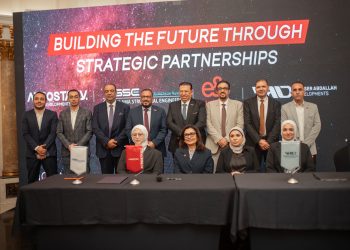 البستاني وياسر عبد الله (YAD) توقعان اتفاقيتي تعاون مع e& business التابعة لشركة إي آند مصر ومكتب SSE لمشروع “نوفا سكوير”