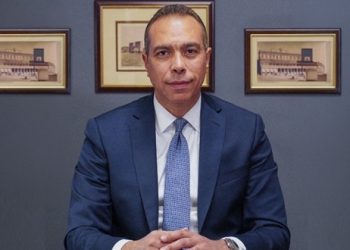 أوبشن ترافيل» تعزز أسطولها ب 32 ميكروباص كهربائى من «فوتون» لدعم النقل السياحي المستدام في مصر