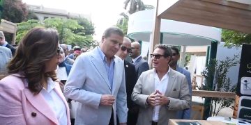 وزير الزراعة يزور جناح “قطرات الطبيعة للتعقيم” في مهرجان النباتات الطبية والعطرية
